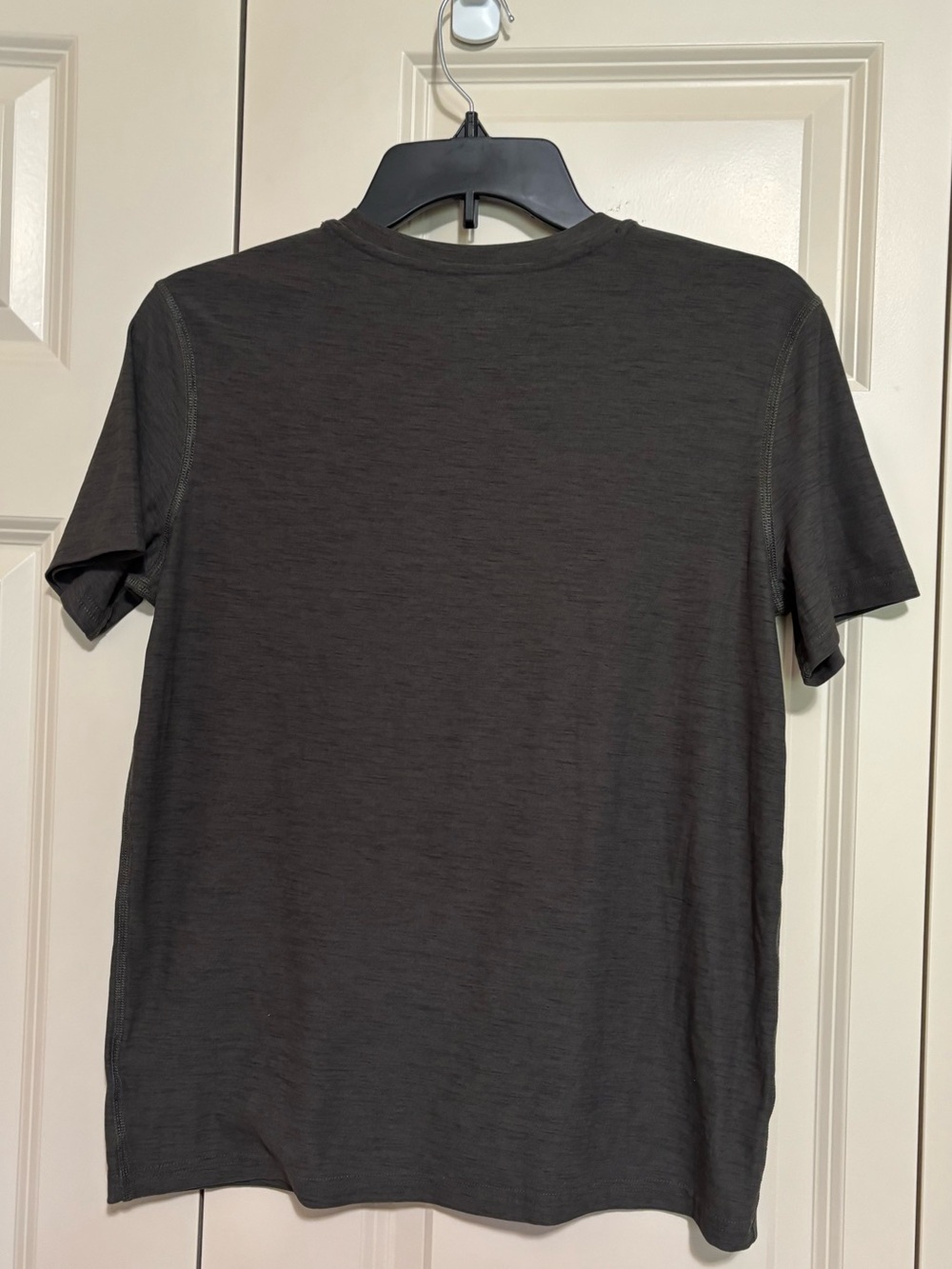 NWOT Old Navy Active Boys Dark Green Short Sleeve Tee - Picture 2 of 5